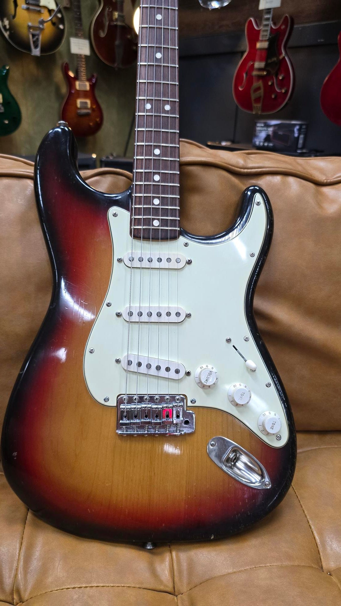 1973 Fender Stratocaster 3 Tone Sunburst Electric Guitar W/Og Case