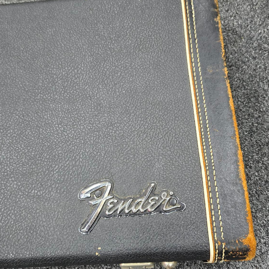 1973 Fender Stratocaster 3 Tone Sunburst Electric Guitar W/Og Case