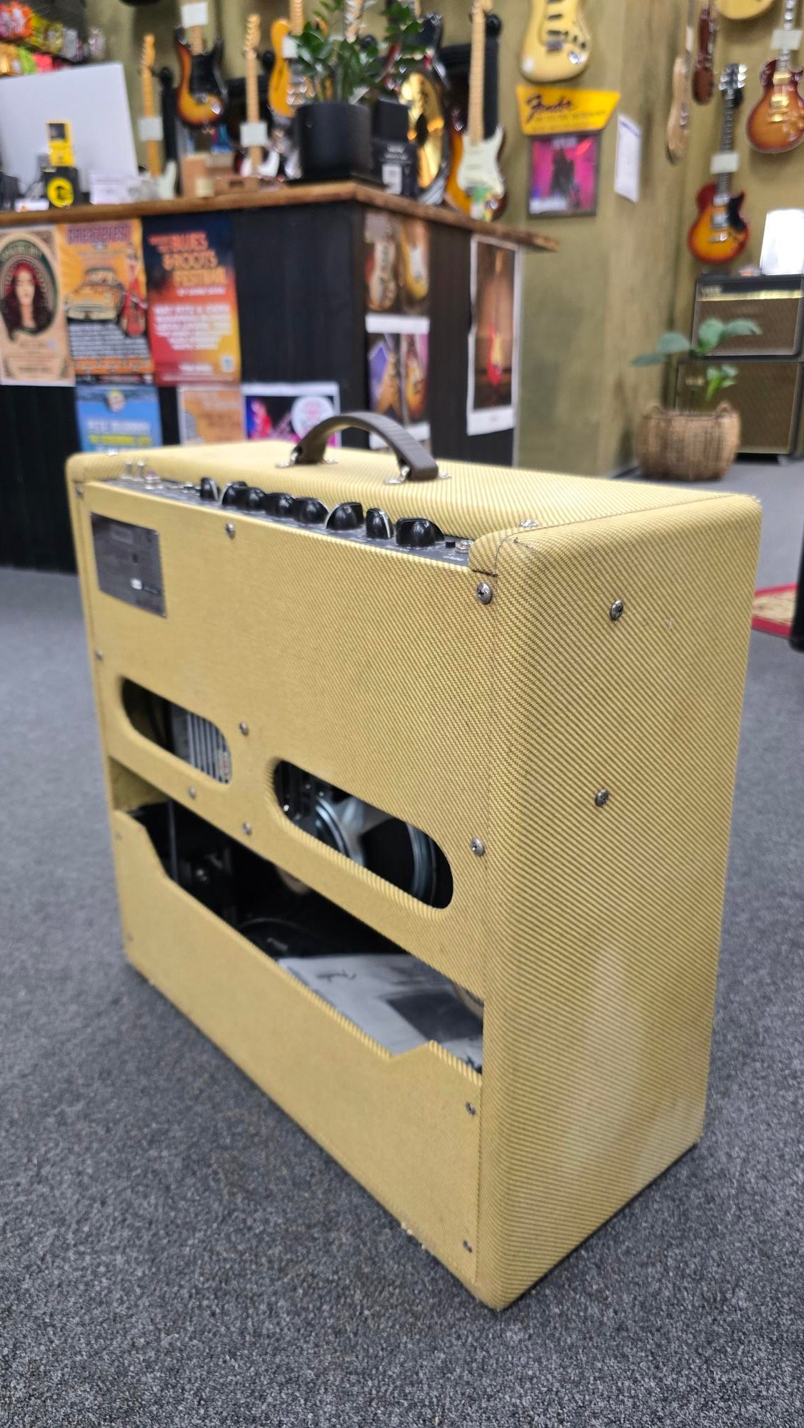 Fender Blues Deville 4x10 Tweed Guitar Amplifier (Pre-Owned)