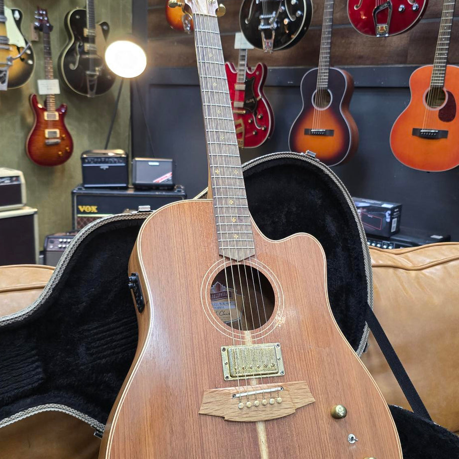 Cole Clark Fat Lady 2 Humbucker Acoustic/Electric Guitar W/case (Pre-Owned)