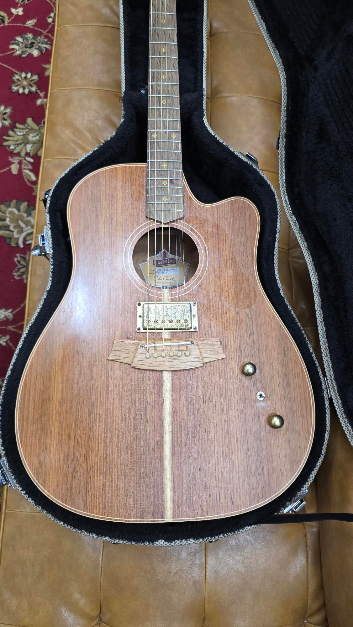 Cole Clark Fat Lady 2 Humbucker Acoustic/Electric Guitar W/case (Pre-Owned)