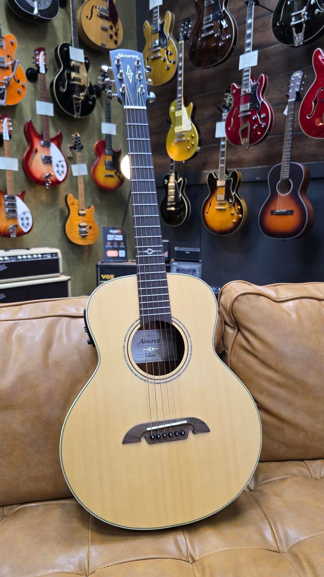 Alvarez ALJ2E Acoustic Electric Guitar W/Bag (Pre-Owned)