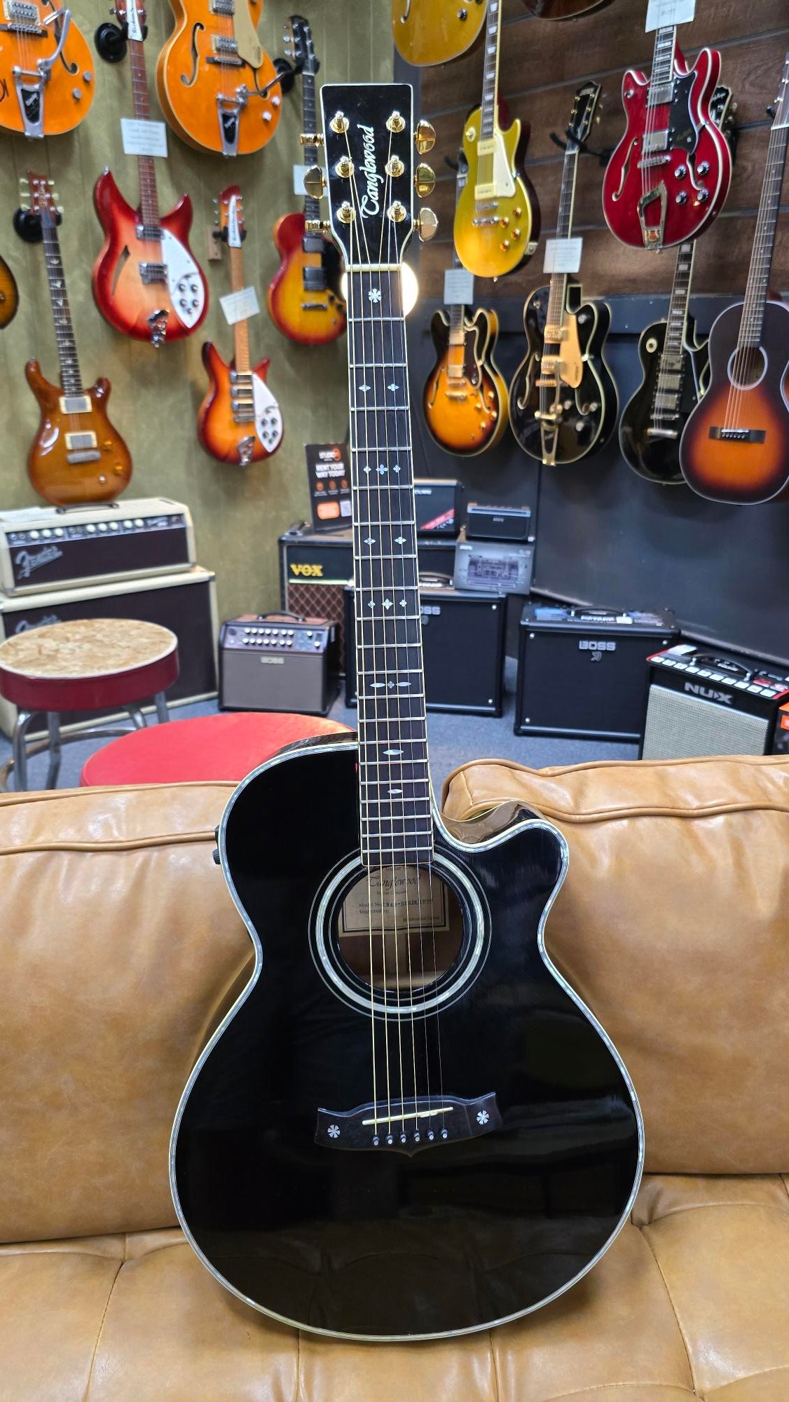 Tanglewood TW49 Black Gloss All solid timbers Acoustic/Electric Guitar W/Case (Pre-Owned)