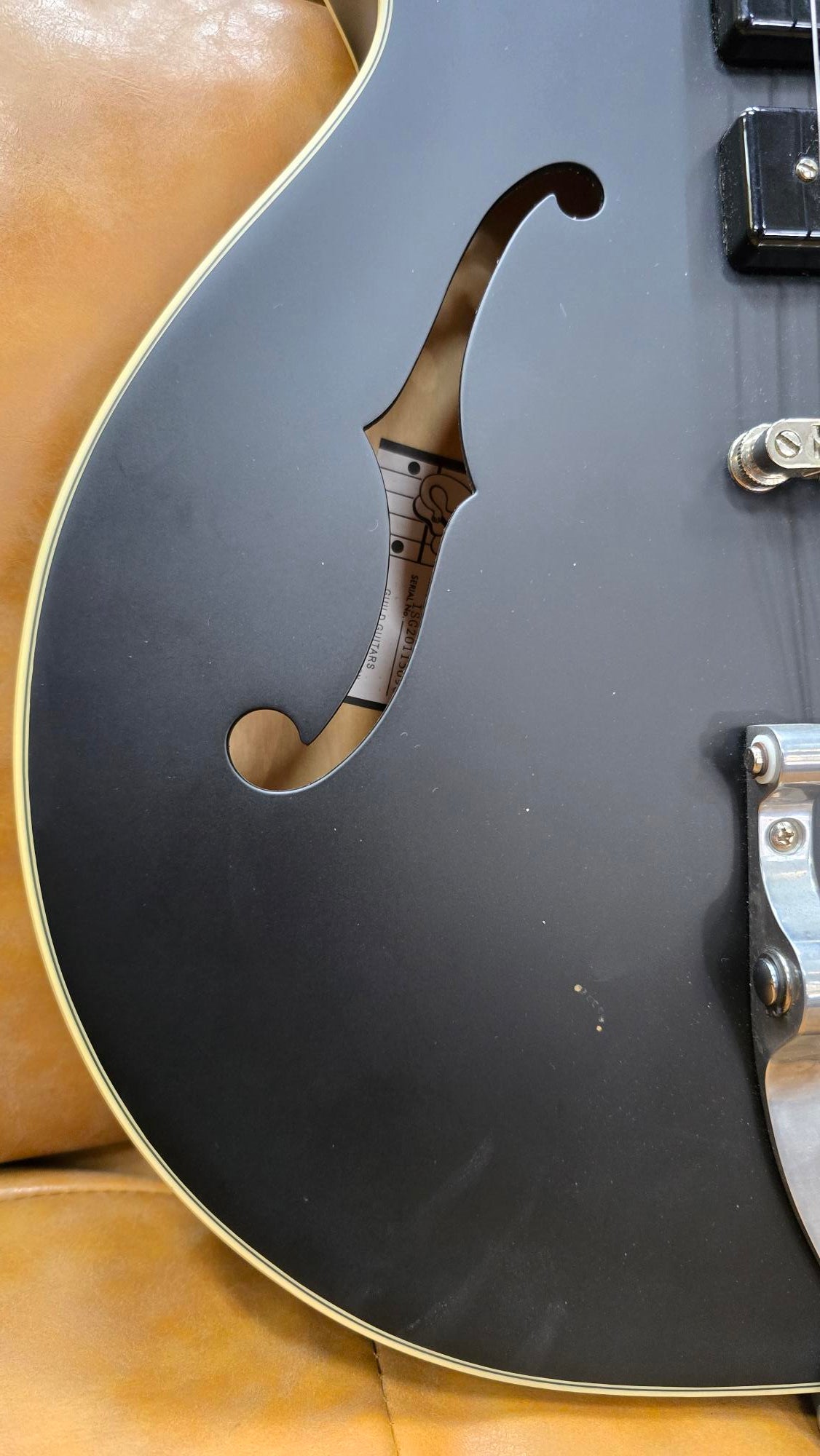 Guild Starfire 1 Jet90 Semi Hollow Satin Black / hardcase ( preowned )