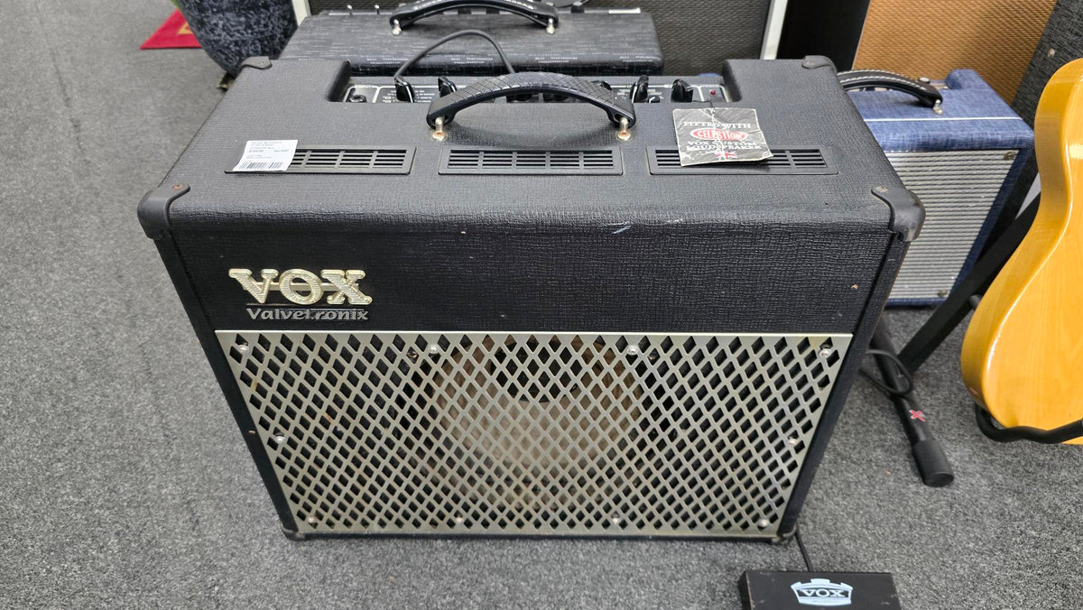 VOX Valvetronix 50-Watt Guitar Amplifier 1x12 (Pre-Owned)
