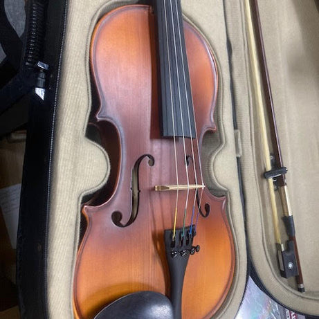 Vivo 4/4 violin w/ case + 2 bows (preowned)
