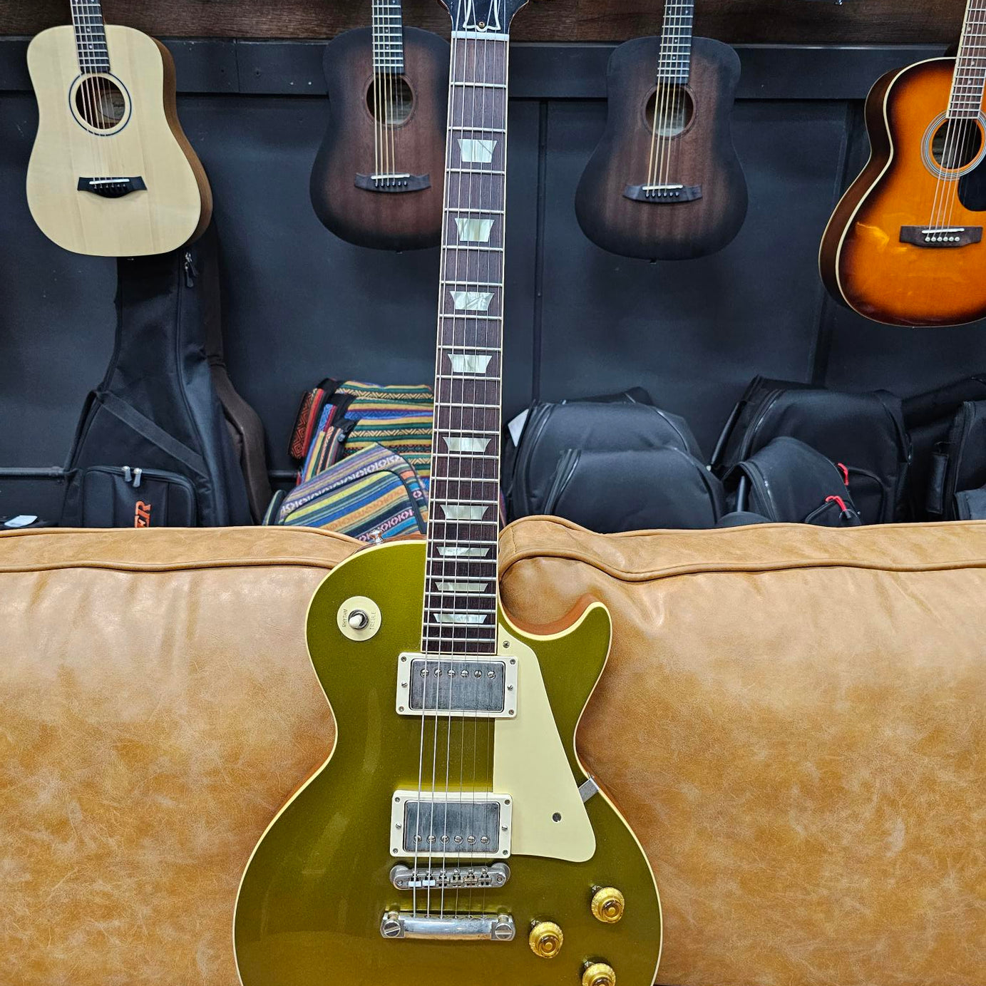 GIBSON LES PAUL GOLDTOP R7 ELECTRIC GUITAR (Pre-Owned) W/Case