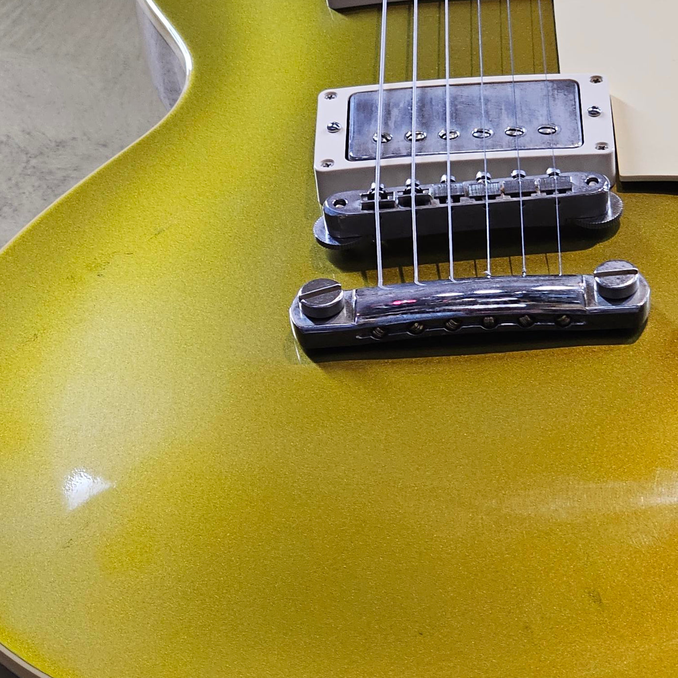 GIBSON LES PAUL GOLDTOP R7 ELECTRIC GUITAR (Pre-Owned) W/Case