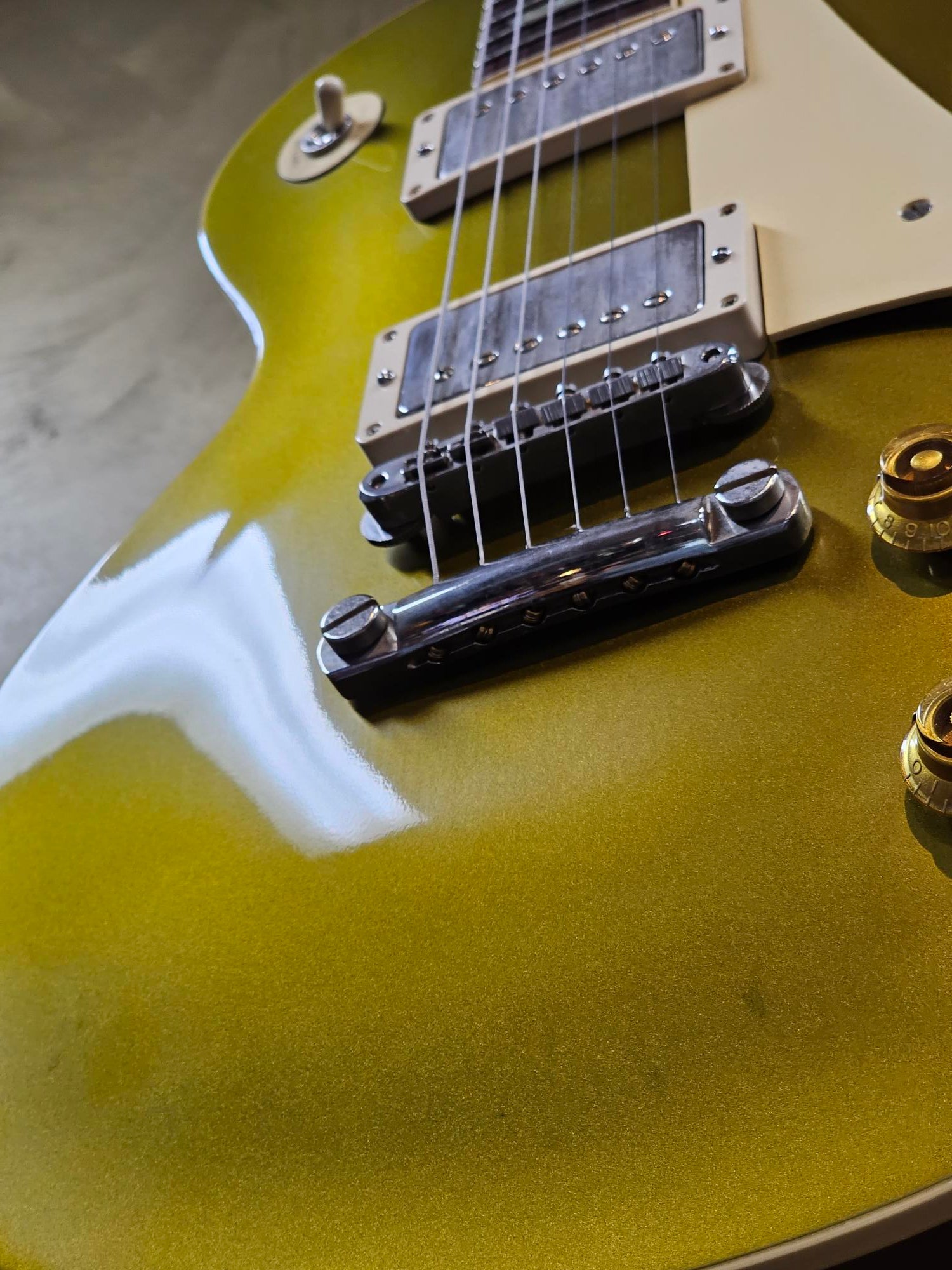 GIBSON LES PAUL GOLDTOP R7 ELECTRIC GUITAR (Pre-Owned) W/Case