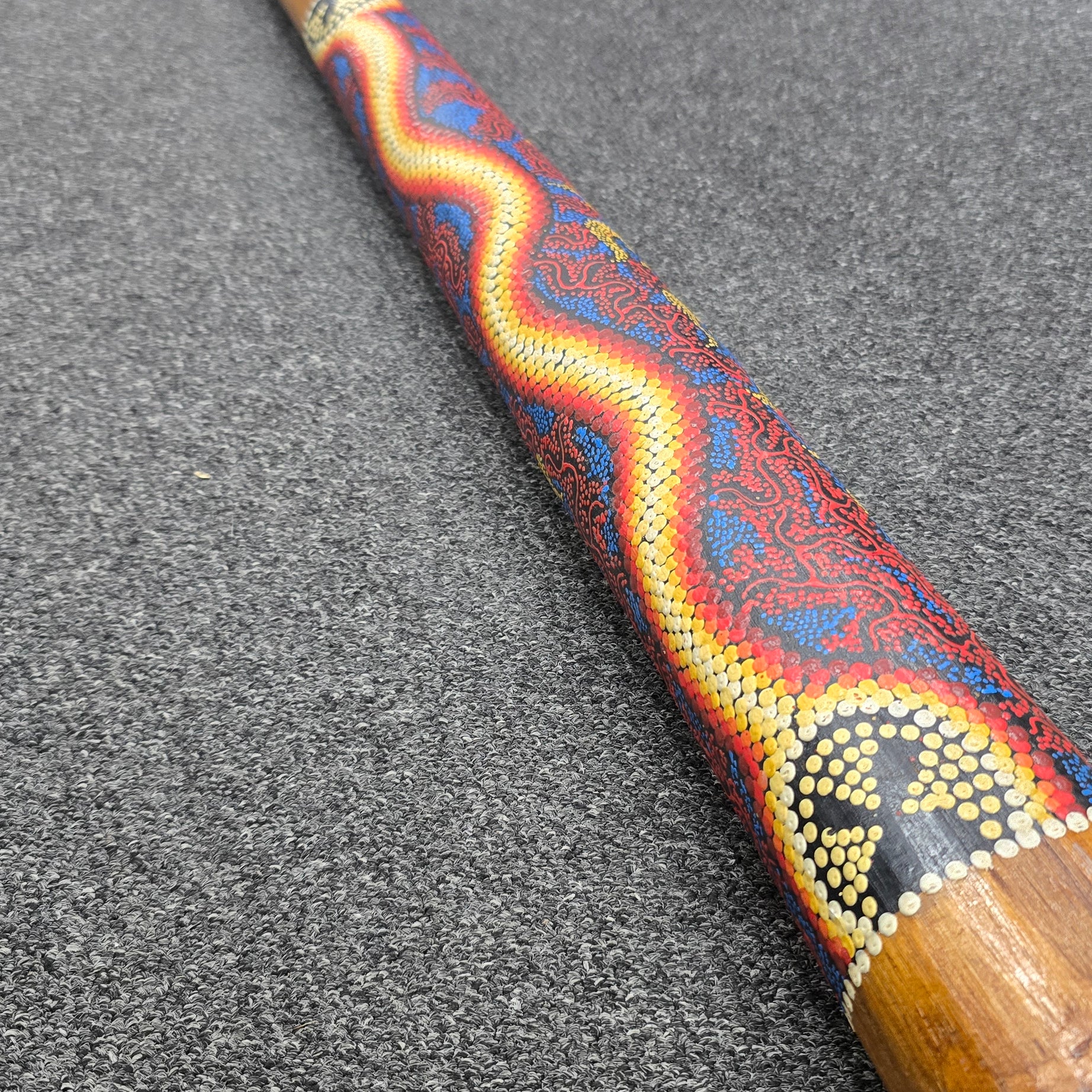 Large Natural Hardwood Didgeridoo (Preowned)