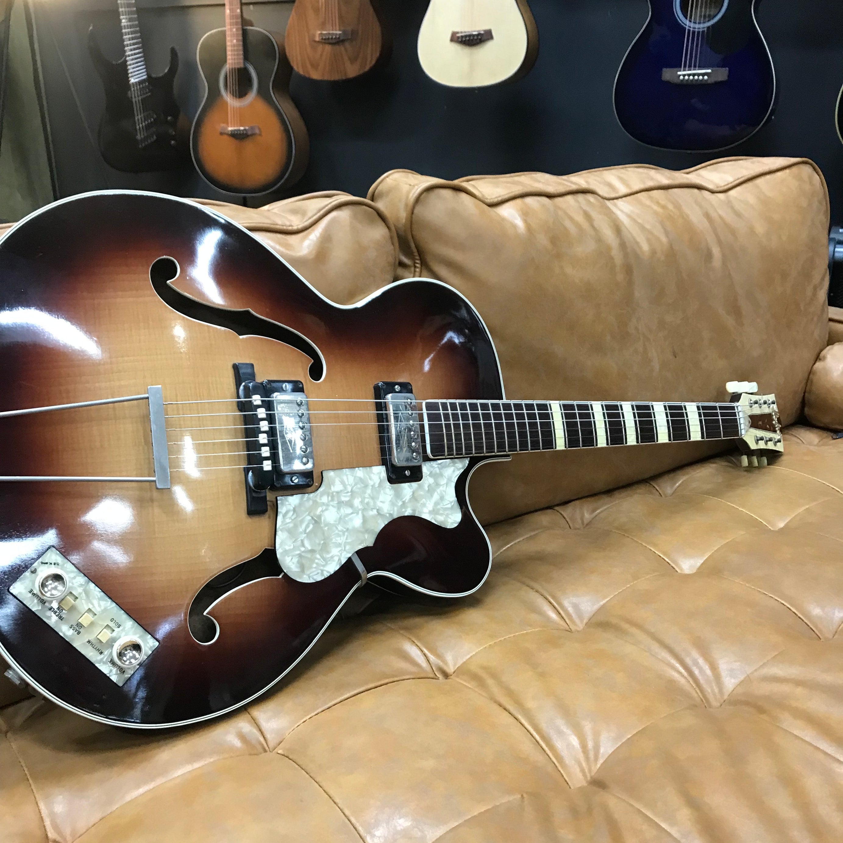 Vintage 1962 Hofner thinline Archtop 4560 (Preowned)
