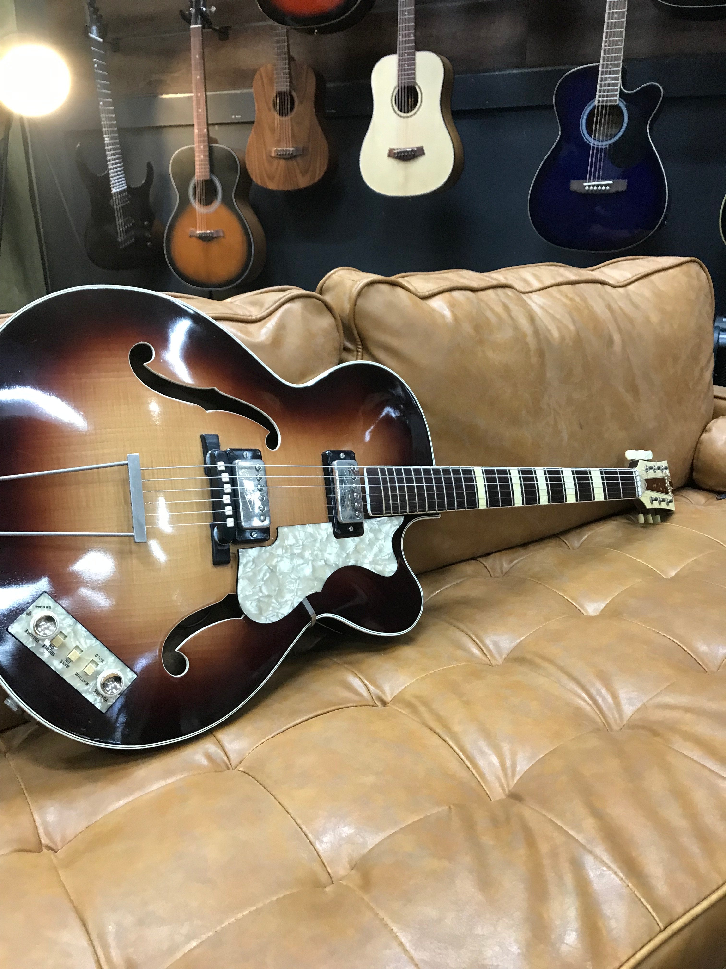 Vintage 1962 Hofner thinline Archtop 4560 (Preowned)