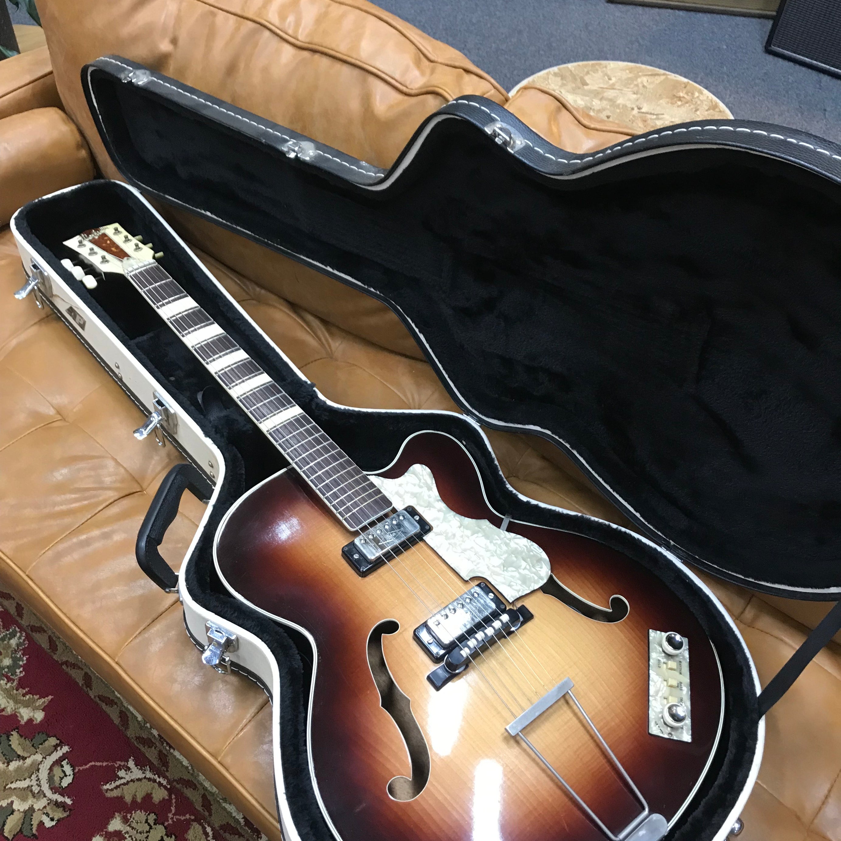 Vintage 1962 Hofner thinline Archtop 4560 (Preowned)