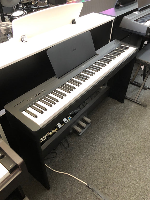 Yamaha P145 Digital Piano