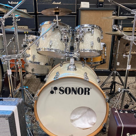Sonor Special Edition 6 Piece Drum Kit Pearl white W/hardware,Cymbals & Stool (Pre-Owned)