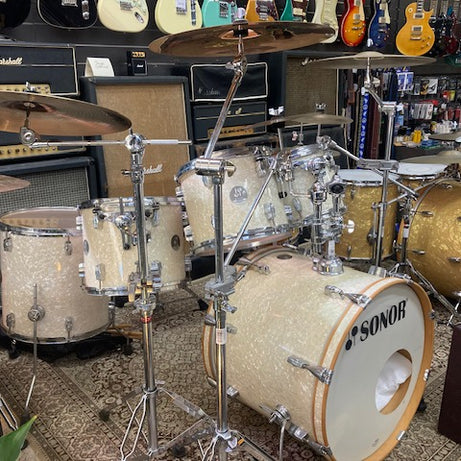 Sonor Special Edition 6 Piece Drum Kit Pearl white W/hardware,Cymbals & Stool (Pre-Owned)