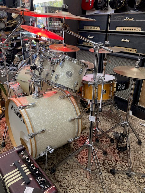 Sonor Special Edition 6 Piece Drum Kit Pearl white W/hardware,Cymbals & Stool (Pre-Owned)