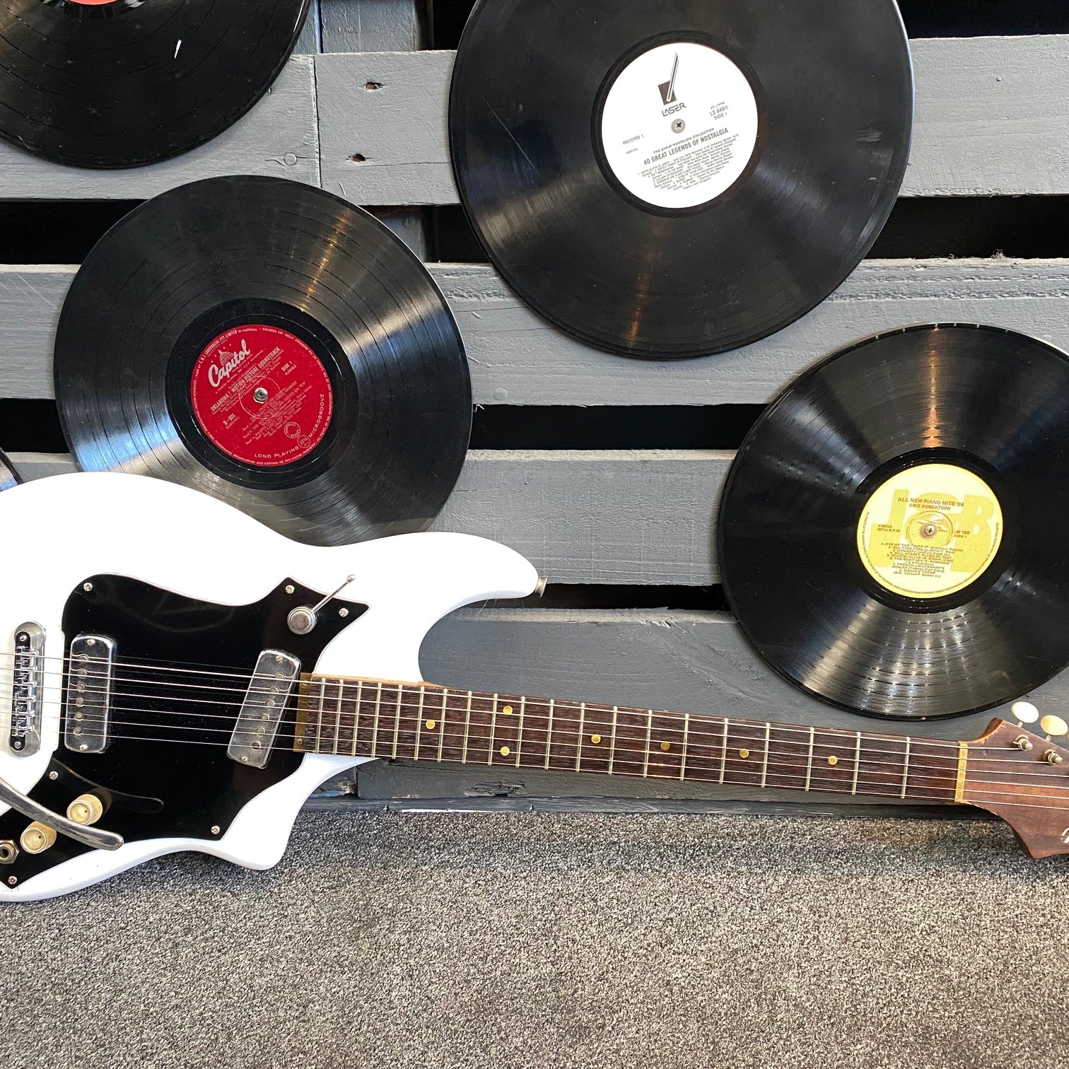 Front of Vintage Maton Music at Noosa