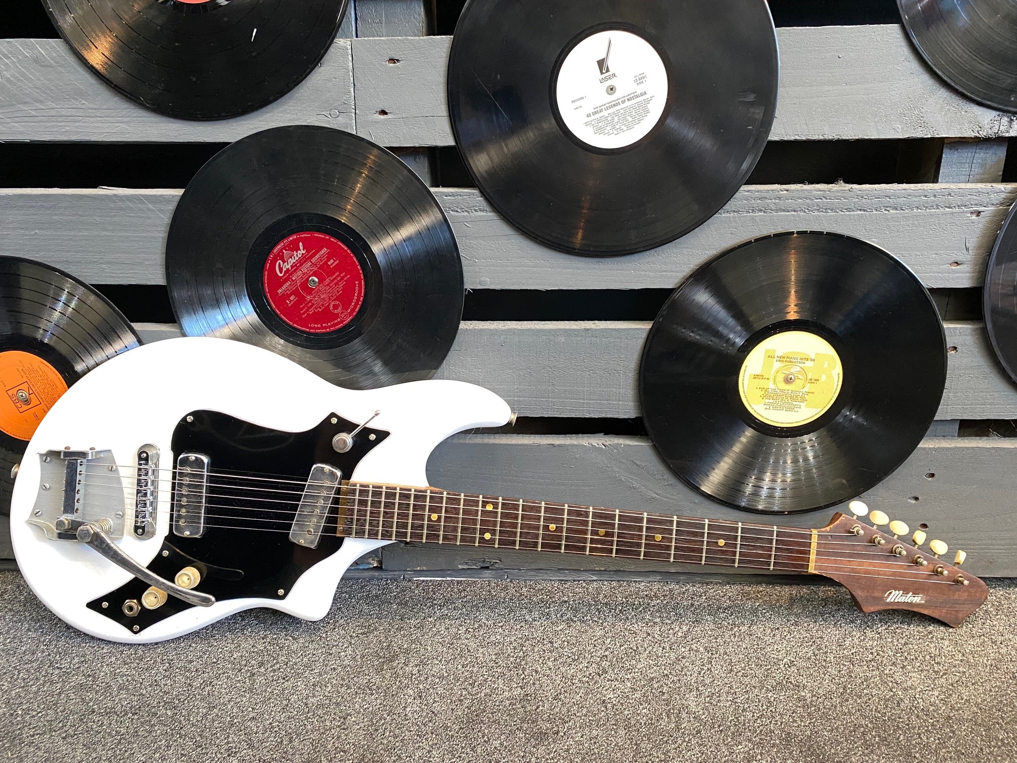 Front of Vintage Maton Music at Noosa