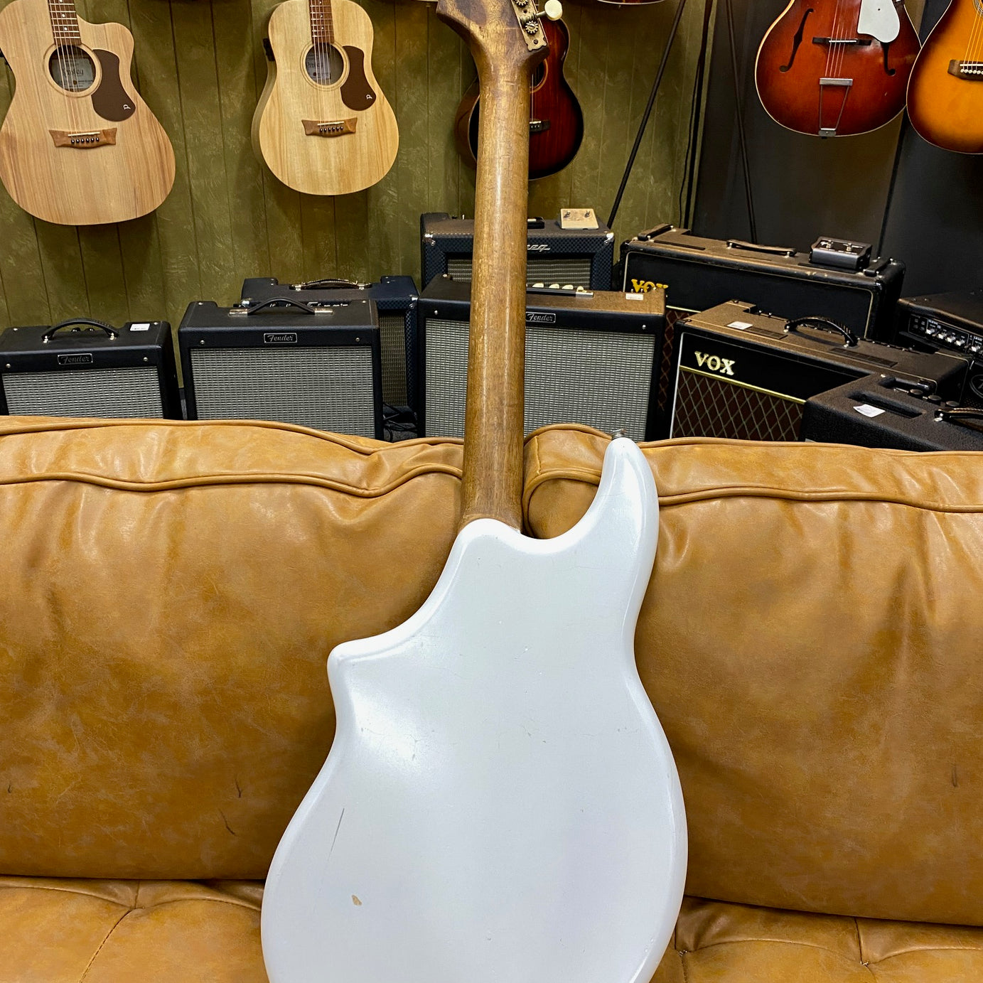 Back of a vintage Maton, Music at Noosa