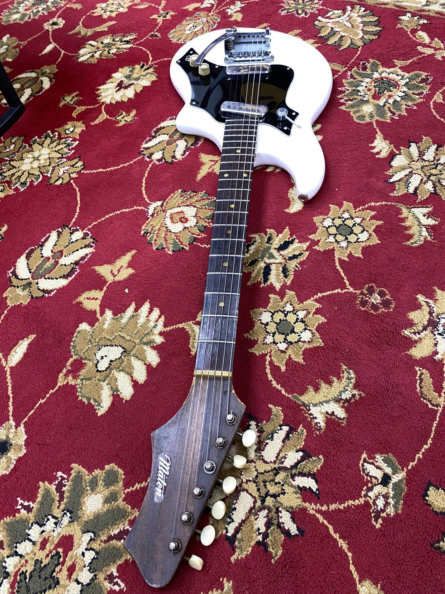 MATON FLAMINGO ELECTRIC 1963-1964 WITH H/CASE