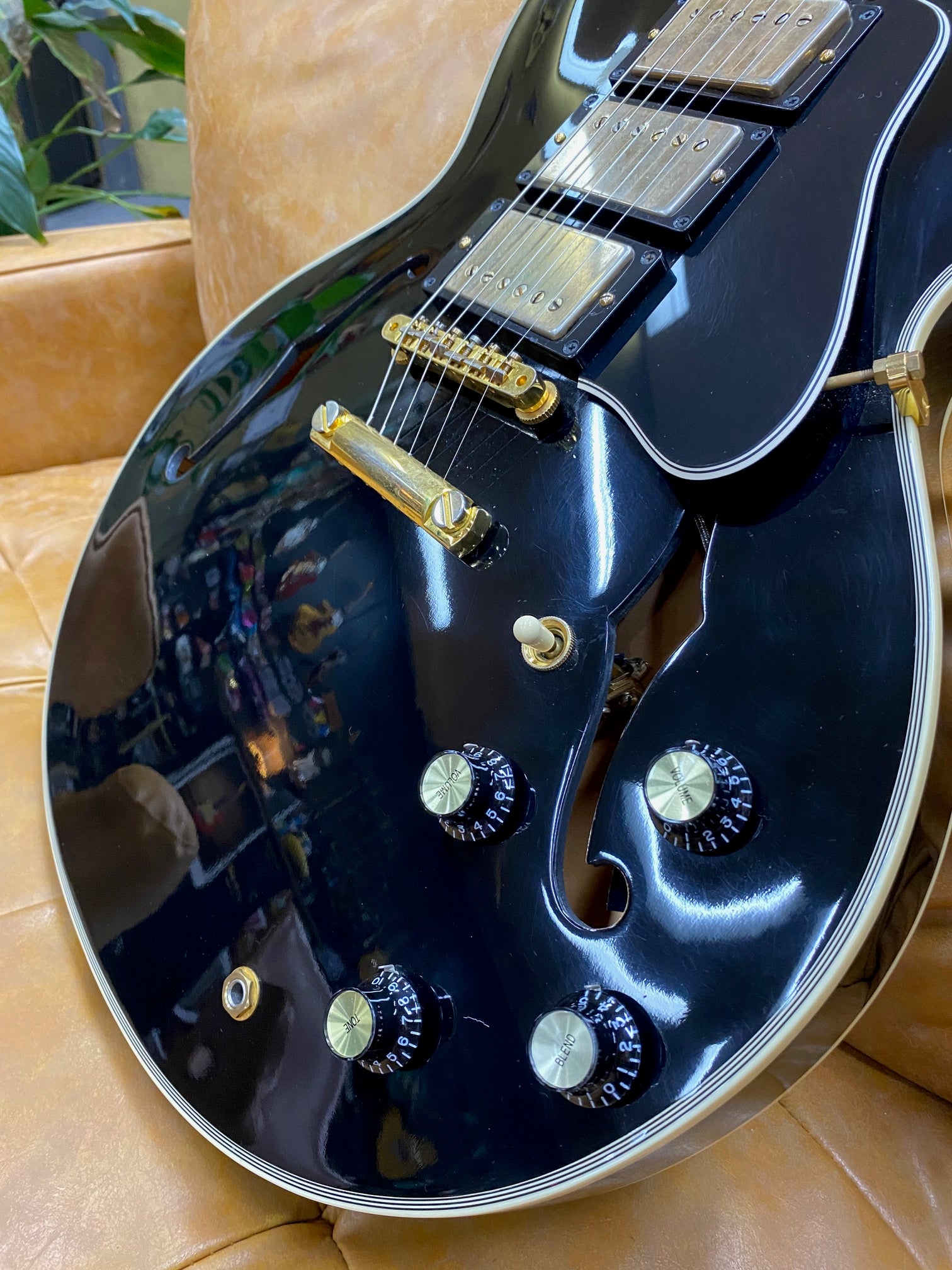 2018 Gibson Memphis ES-355 Limited 3 pickup Black Beauty w/ case  Sunbear pickups