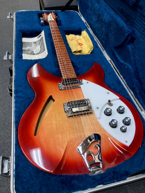 rickenbacker – Music at Noosa