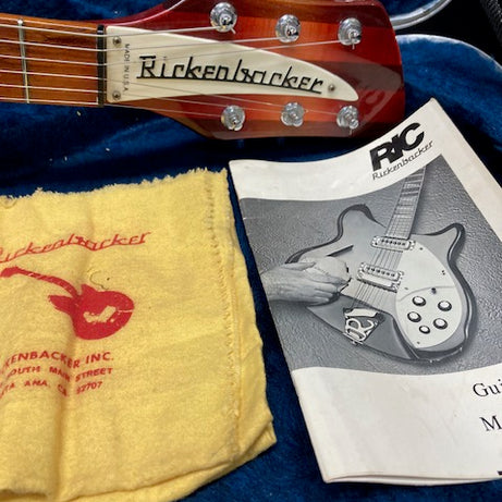 Rickenbacker Model 330 1997 w/ originla hardcase + manual + cloth