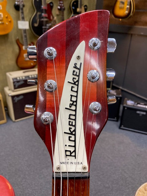 Rickenbacker Model 330 1997 w/ originla hardcase + manual + cloth