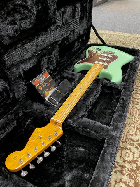 Fender 57 AVRI Stratocaster Surf Green with Bonamassa "Bonnie" pick-ups and case