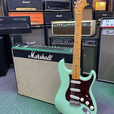 Fender 57 AVRI Stratocaster Surf Green with Bonamassa "Bonnie" pick-ups and case