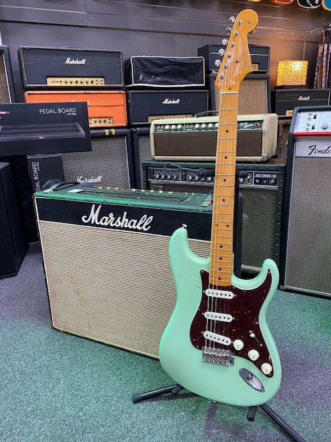 Fender 57 AVRI Stratocaster Surf Green with Bonamassa "Bonnie" pick-ups and case