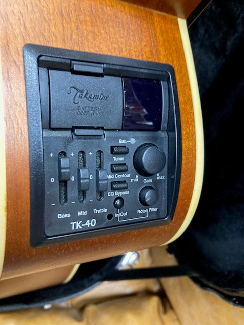 Takamine Acoustic/Electric Made in Korea EGS330SC W/Case (Pre-Owned)