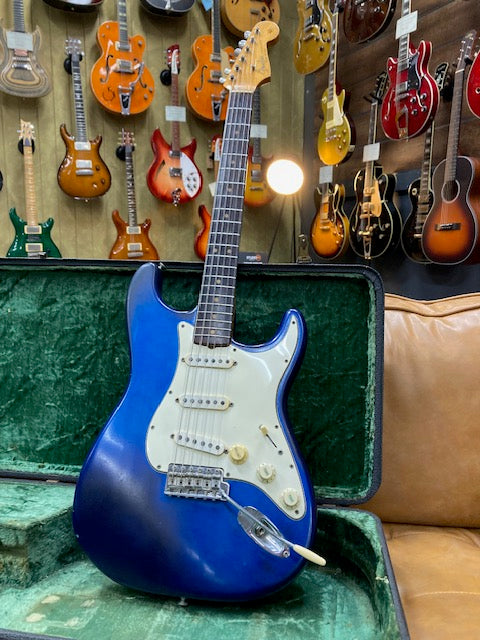 Fender Stratocaster 1964 Refin w/original Import case + manual