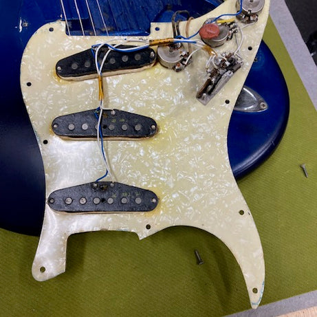 Fender Stratocaster 1964 Refin w/original Stamford case + manual