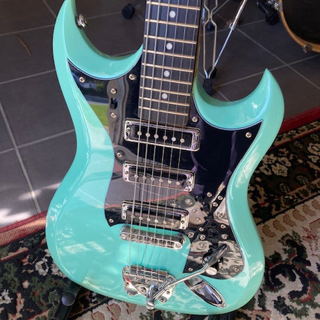 Hagstrom H-III Retroscape Guitar in Aged Sky Blue H-Story Reborn (preowned No case)