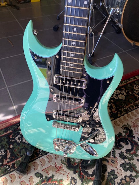 Hagstrom H-III Retroscape Guitar in Aged Sky Blue H-Story Reborn (preowned No case)