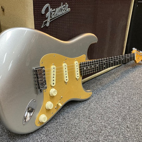 2021 Fender American Ultra II Stratocaster  Silver Sparkle (Pre-Owned)