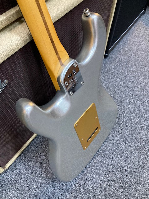 2021 Fender American Ultra II Stratocaster  Silver Sparkle (Pre-Owned)