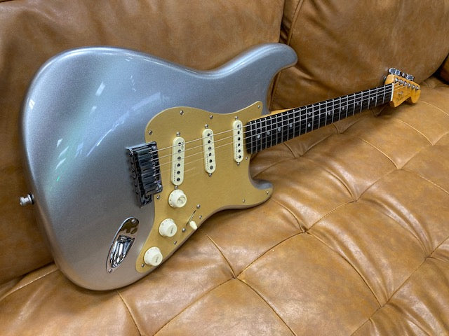 2021 Fender American Ultra II Stratocaster  Silver Sparkle (Pre-Owned)