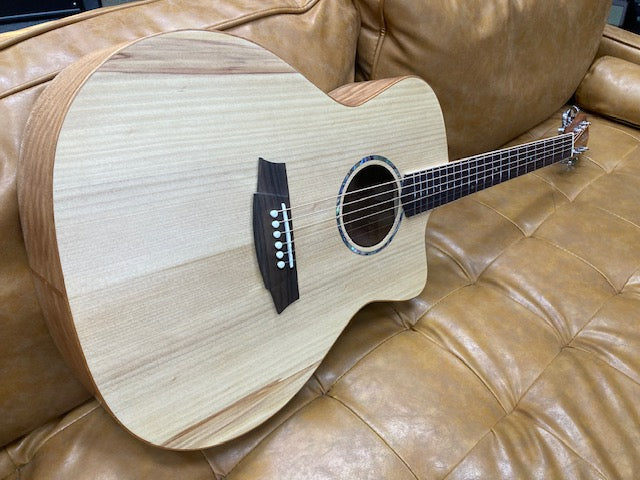 Cole Clark Studio Solid Bunya Top & Qld Maple Acoustic Electric Guitar w/ Cutaway inc Gig Bag