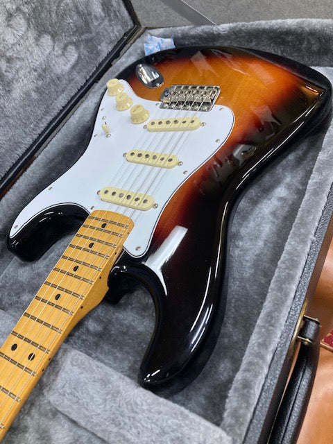 Fender Jimi Hendrix Stratocaster Electric Guitar W/Case  Sunburst (Pre-Owned)