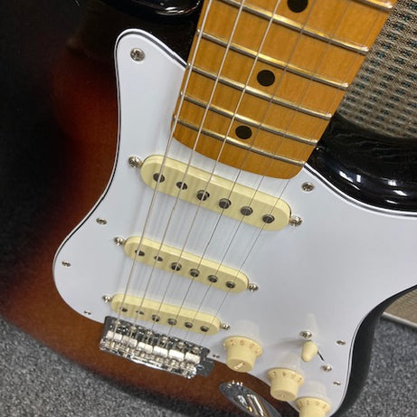 Fender Jimi Hendrix Stratocaster Electric Guitar W/Case  Sunburst (Pre-Owned)