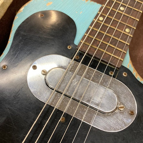 Magnatone Mark III 1956 electric guitar w/ original case