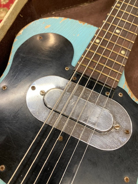 Magnatone Mark III 1956 electric guitar w/ original case