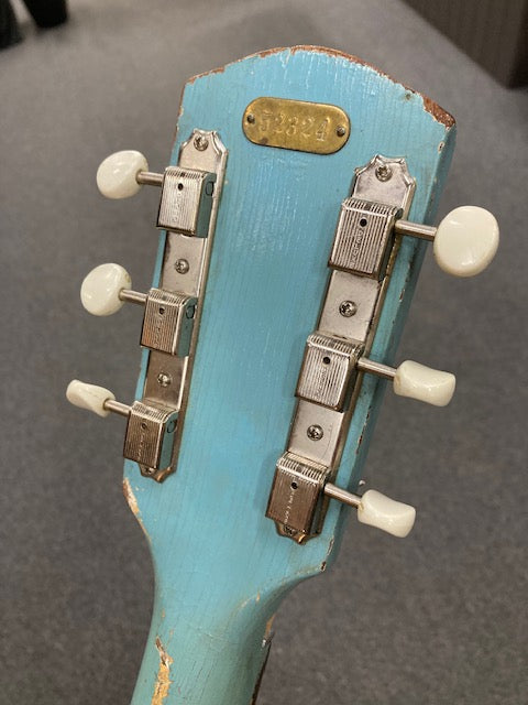 Magnatone Mark III 1956 electric guitar w/ original case