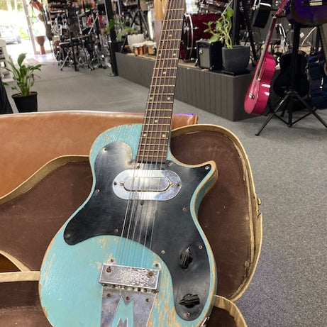 Magnatone Mark III 1956 electric guitar w/ original case