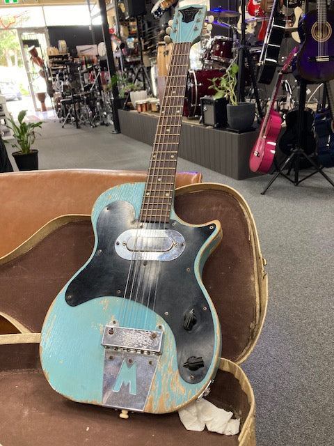 Magnatone Mark III 1956 electric guitar w/ original case