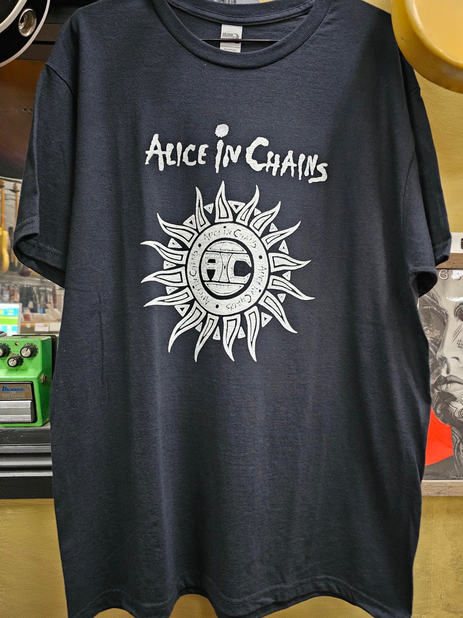 New Alice in Chains T-Shirt - Large – Music at Noosa