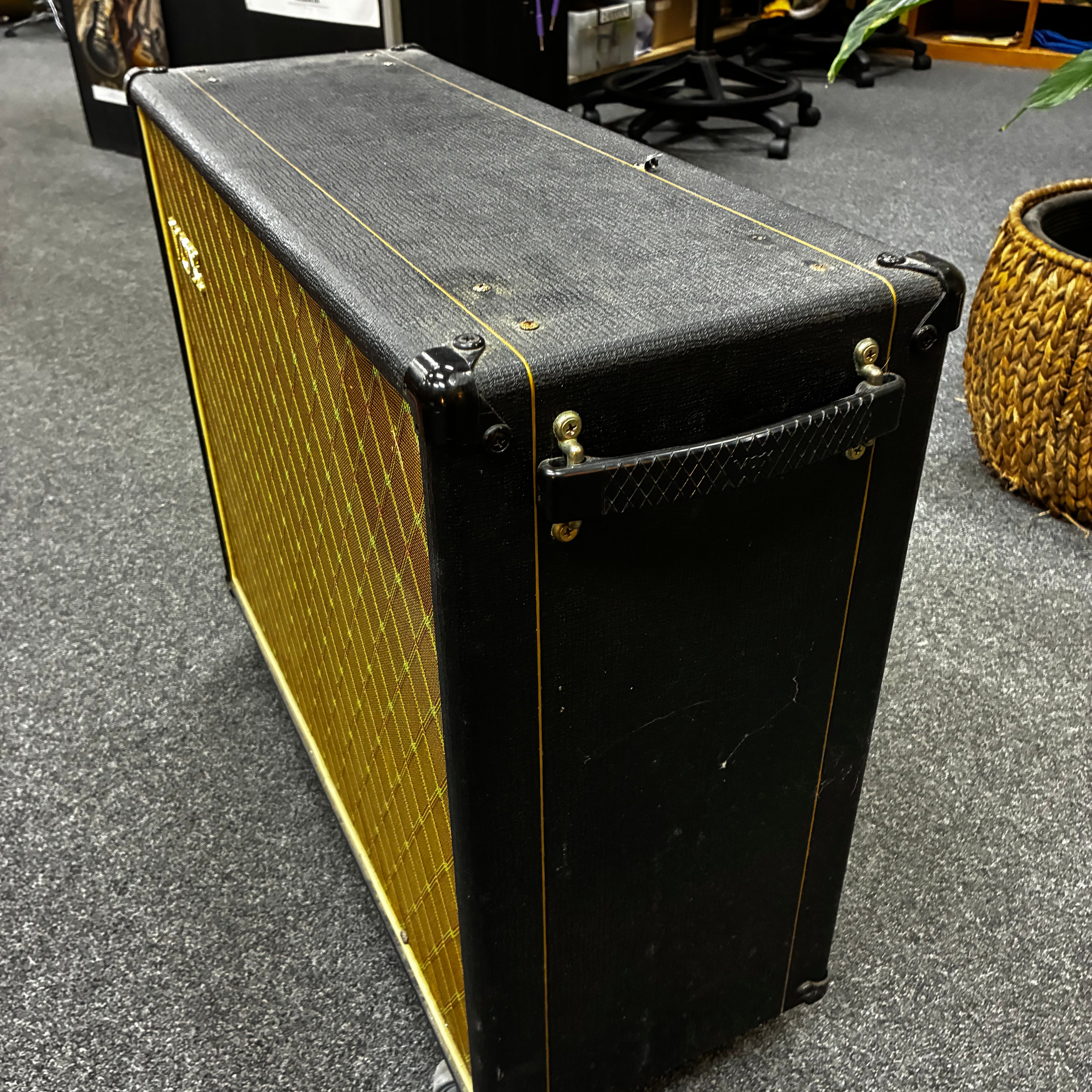 VOX 2x12 Cabinet (Pre-Owned)